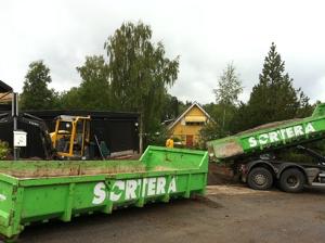 Marksten stdmur garage uppfart villa .Tby kersberga Vallentuna Sollentuna Danderyd Djursholm Stocksund Solna Bergshammra Ekhagen Hjorthagen Liding Urschaktning massor, nytt brlager av bergkross container. Stdmur och fristende mur fr rabatt. Uppmurade hrnstolpar. Kantsten och trappor i dark granit. Marksten ca:120kwm. Snygga LED lampor infllda i mur.Belysning trdgrd. Drnera Drnering 
